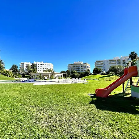 Paradise With Pool By Homing Apartment