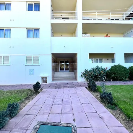 Paradise With Pool By Homing