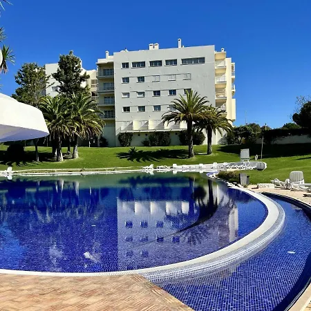 Paradise With Pool By Homing Apartamento *