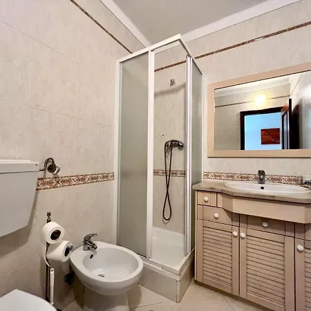 Paradise With Pool By Homing Apartamento