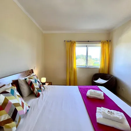 Paradise With Pool By Homing Apartamento *